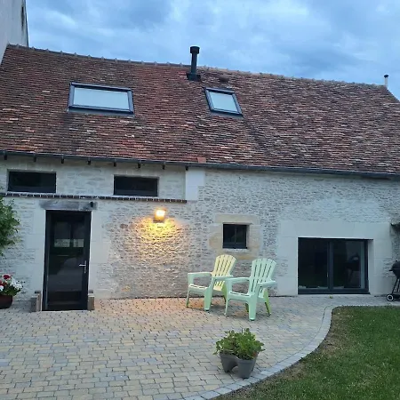 Le Vieux Presbytere - Goutez A La Tranquillite